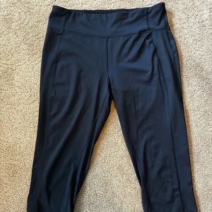 Danskin Capri Leggings
Size M (8-10) Women’s